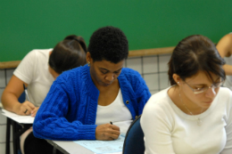 Imagem: Em comparação com o SiSU 2013, a nota de corte das cotas na UFC teve uma redução entre 1,58% e 2,62% (Foto: Abr)