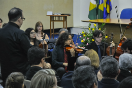 Imagem: A cerimônia teve início com apresentação da Orquestra de Câmara da UFC (Foto: Ribamar Neto)