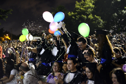 Imagem: A colação de grau é um dos momentos mais festivos do calendário universitário (Foto: Jr. Panela)