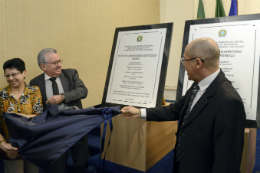 Imagem: As inaugurações foram feitas de forma simbólica, no auditório da Reitoria (Foto: Jr. Panela)