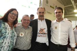 Imagem: A Pró-Reitora de Extensão, Márcia Machado; o Reitor da UFC, Henry Campos; o Ministro Aloizio Mercadante; e o Governador Camilo Santana (Foto: Jr. Panela)