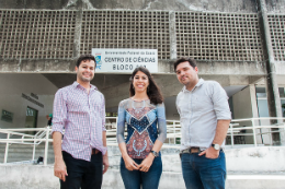 Imagem: Professores Cláudio Lucas Oliveira, Denise Hissa e Yuri Gomes Lima (Foto: Ribamar Neto/UFC)