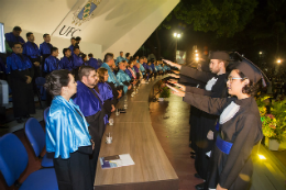 Imagem: Na segunda noite de solenidade, colaram grau 565 concludentes do Centro de Ciências, Centro de Ciências Agrárias e Centro de Tecnologia da UFC (Foto: Arlindo Barreto)