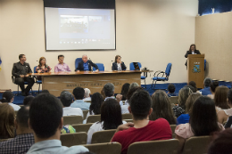 Mesa da abertura da Semana do Servidor 2018, no Auditório da Reitoria da UFC