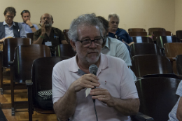 Imagem: O Prof. Luiz Drude de Lacerda, do Programa de Pós-Graduação em Ecologia e Recursos Naturais da UFC, foi relator do grupo de estudos Solos, transição agroecológica, biodiversidades (Foto: Viktor Braga/UFC)