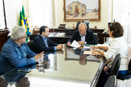 Os representantes da instituição discutem novas parcerias