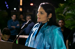 Imagem: A oradora docente da noite foi a Profª Georgia Pereira, do Curso de Sistemas e Mídias Digitais (Foto: Viktor Braga/UFC)