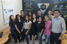 Equipe do CEMP reunida, em foto tirada em 2018