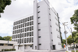 Imagem: O Condomínio de Empreendedorismo e Inovação possui cinco andares e soma cerca de 2 mil metros quadrados de área construída (Foto: Ribamar Neto/UFC)