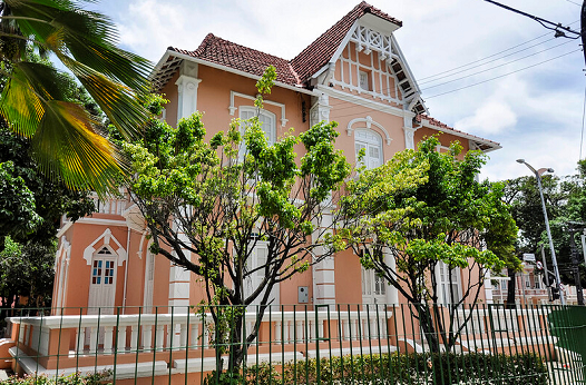 Imagem: O edital referente ao semestre letivo de 2022.1 das Casas de Cultura Estrangeira oferta um total de 367 vagas (Foto: Rafael Cavalcante/UFC)