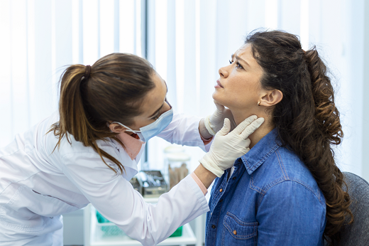 Imagem:  A equipe do Serviço de Cirurgia de Cabeça e Pescoço do HUWC vai distribuir 200 senhas para atendimento no mutirão - (Foto: Freepik)