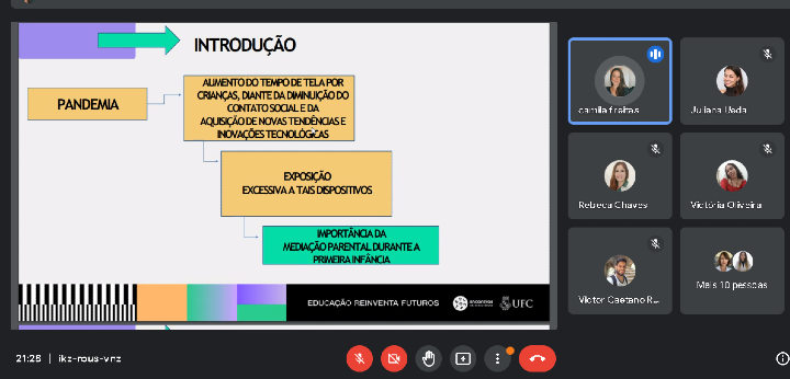 Imagem: apresentação oral da estudante Camila Freitas