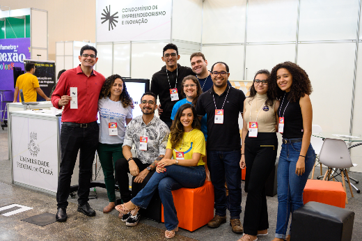 Imagem: equipe do CEMP posa para foto