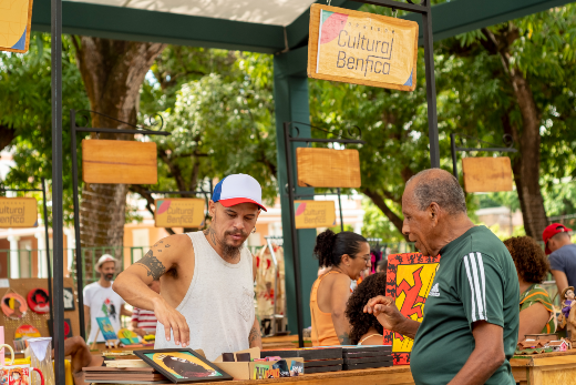 Imagem: As feirinhas estão entre os espaços mais movimentados do evento (Foto: Rômulo Santos)