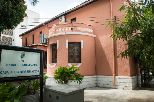 Imagem: prédio da Casa de Cultura Francesa da UFC