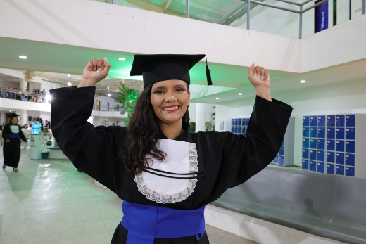 Imagem: Mônica Moreira graduou-se em Engenharia de Minas no Campus de Crateús (Foto: Viktor Braga/UFC)