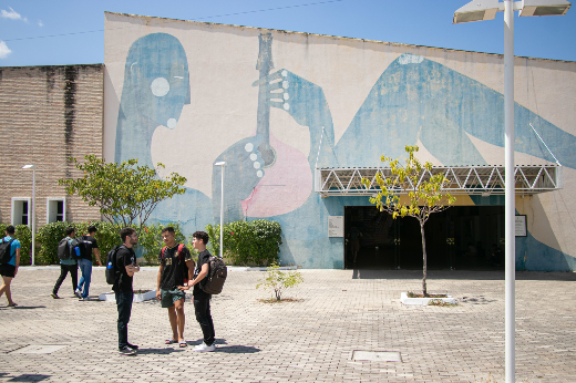 Imagem: pátio do Campus de Sobral